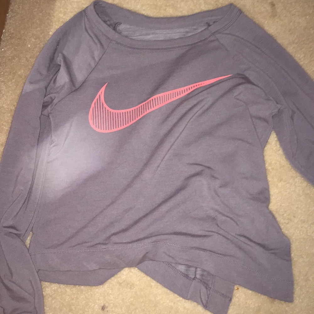 Nike top